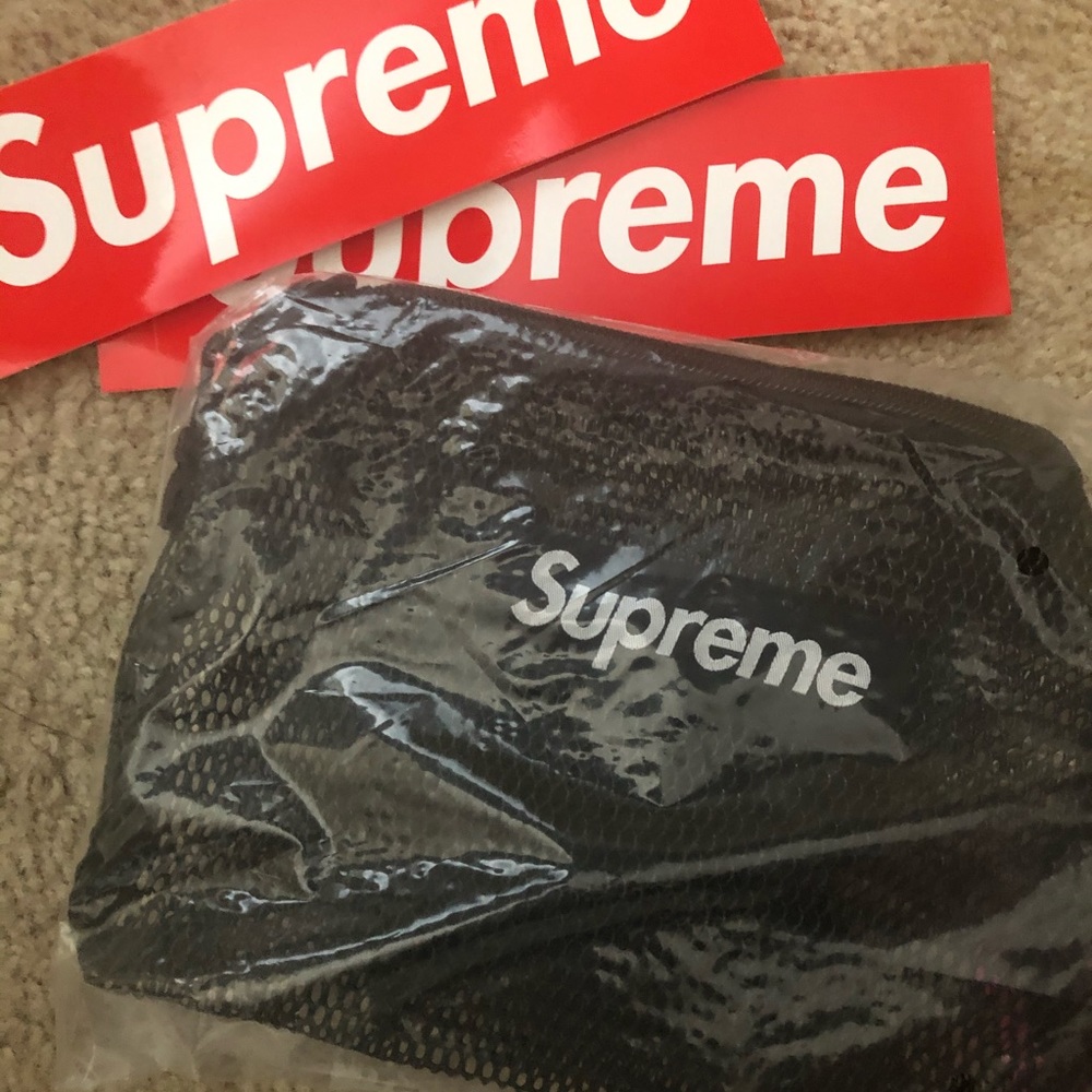 Supreme Mesh Pouch